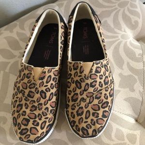 TOMS Alpargata Boardwalk Leopard Printed Canvas Platforms